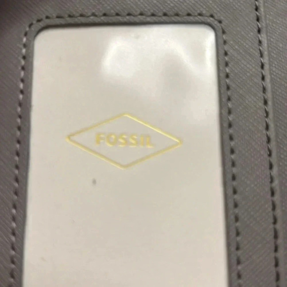 NWT Fossil wallet - Picture 4 of 8